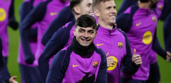 正规的股票场外配资平台 世体：佩德里和孔德全程参与巴萨公开训练，奥尔莫进行了单训